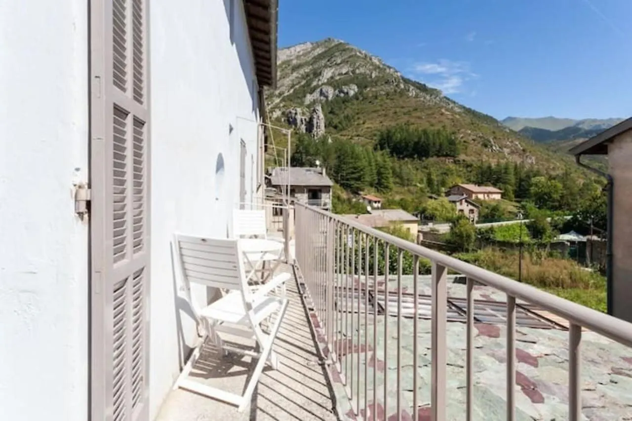 Sunny 1-Bed Apartment In Lovely Mountain Village La Brigue 0*,
